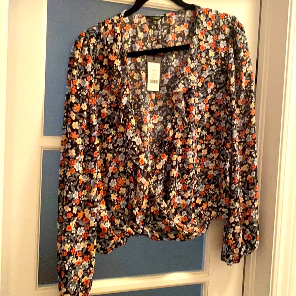 #49 NWT Dynamite floral blouse